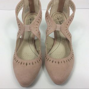 Life Stride Faux Suede Mary Jane Blush Pumps Heels